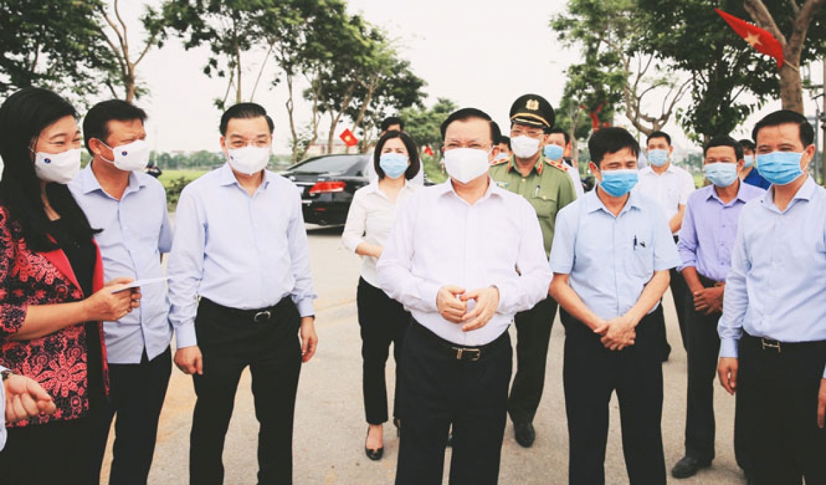 Bí thư Thành ủy Hà Nội Đinh Tiến Dũng Gia cố toàn bộ các biện pháp phòng, chống COVID-19